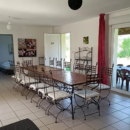 Climatisé, Animaux Ok - 16 Pers. - Api-1-52-2837 *