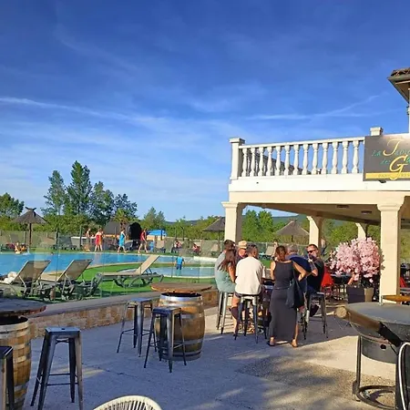 Climatise, Animaux Ok - 16 Pers. - Api-1-52-2837 Camping *